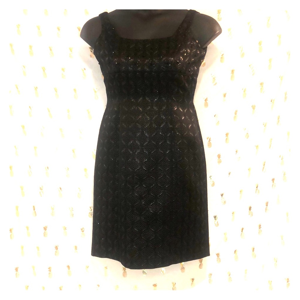 Tahari Arthur S. Levine 6 petite sequence detail